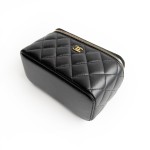 シャネル バニティケース キルティングラムスキン ゴールドボール金具